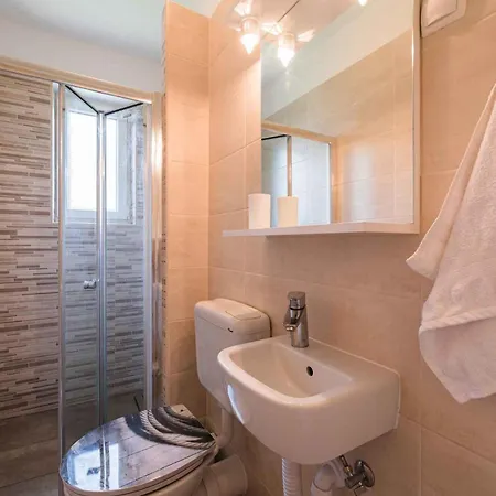 Apartamento In 5557 Crikvenica